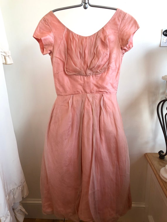 1950’s Pale Peach cap sleeve dress Fit and flare … - image 6