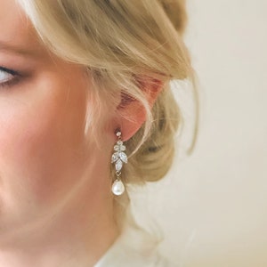 ELLEN PEARL // Diamond Leaf Drop Wedding Earrings, Diamond Bridal drop Earrings, CZ Earrings,Gold wedding earrings, gold earrings bridesmaid
