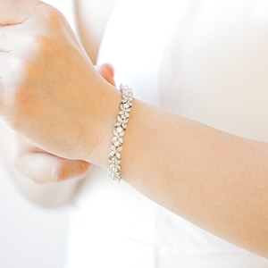 DIXIE // Kreuz Braut Hochzeit Armband,Cub Zirkonia Braut Armband,Braut Armband,Hochzeit Kristall Armband,CZ Brautjungfer Armband Geschenk