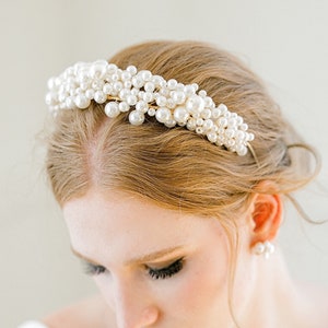FIOLA // Pearl Bridal Headband,Pearl bride hair,Bride headband,pearl bride headpiece, Bridal hair Jewelry, Pearl Crown, pearl tiara headband