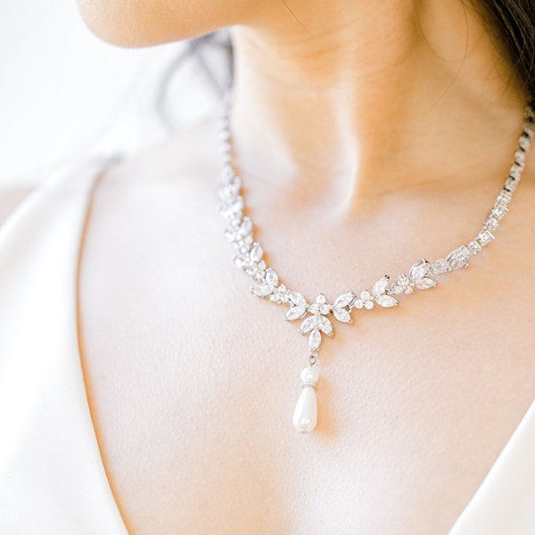 JOANNA pearl // Pearl Diamond Necklace, Diamond wedding Bridal Necklace,bride wedding necklace,jewelry necklace set,bridesmaid necklace