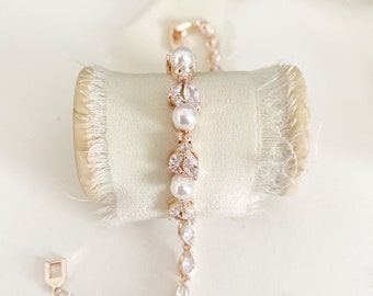 ELISIA // Pearl Diamond Bridal Wedding Bracelet, PEARL Bride bracelet, Bridal Wedding pearl Crystal bracelet, CZ bridesmaid bracelet gift