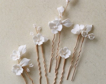 MELANIE // White Boho floral hair pins, FLOWER gold pins comb, bride hair accessory, boho bride headpiece, spring bride hair accessory