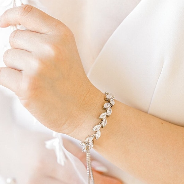 KELLY // diamond Leaf Bridal Wedding Bracelet, Cubic Zirconia Bride bracelet,Bridal braceletWedding bracelet,CZ bridesmaid bracelet gift