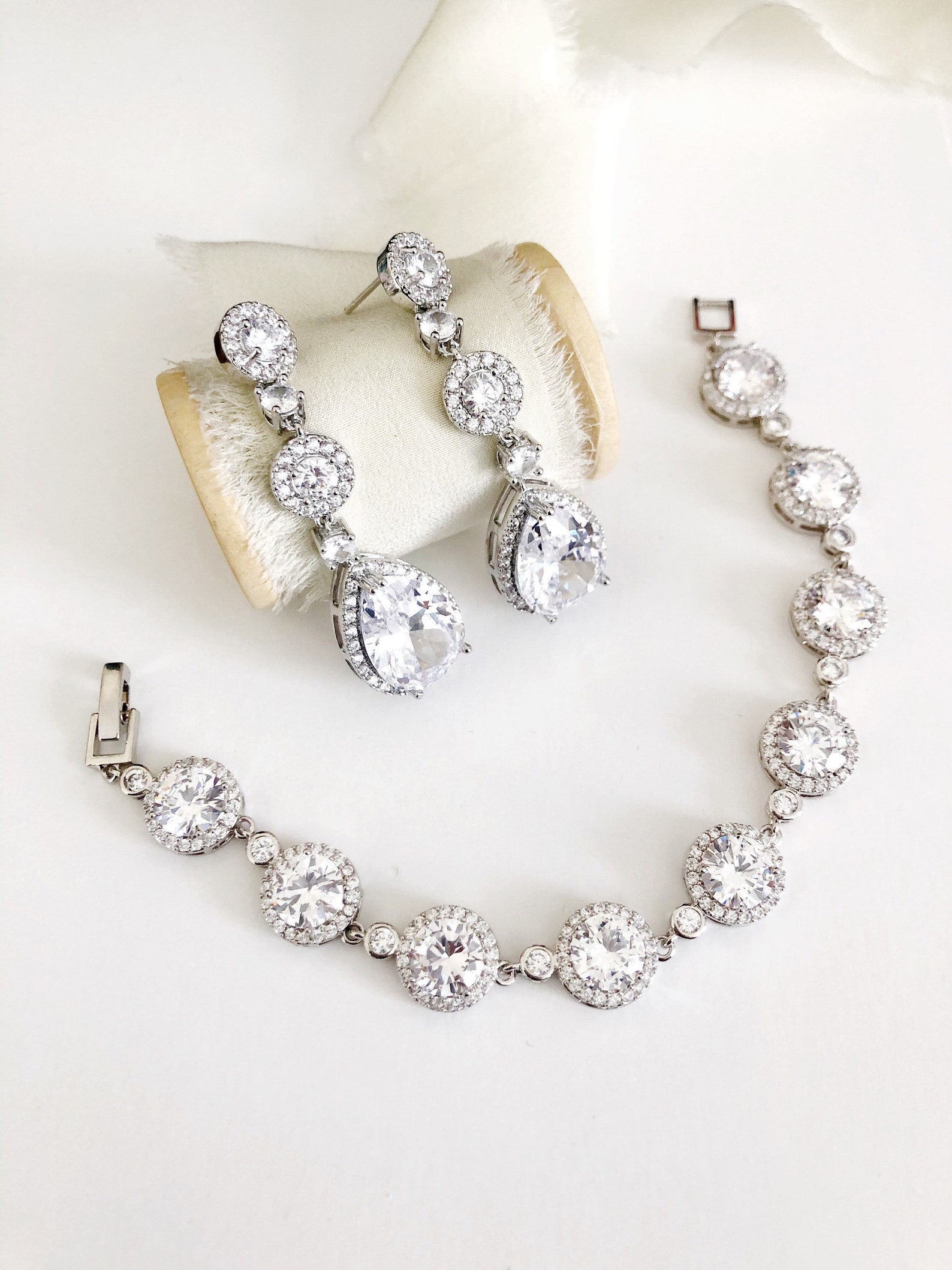 Clearine Fashion Infinity Teardrop Diamante Crystal Y-Ketting Link Armband Dangle Oorbellen Set, Statement Sieraden Set voor Vrouwen, Kostuum Sieraden voor Dans Prom Party, kristal Metaal, Geen steen Clearine Fashion Infinity Teardrop Diamante Crystal Y-Ketting Link Armband Dangle Oorbellen Set, Statement Sieraden Set voor Vrouwen, Kostuum Sieraden voor Dans Prom Party, kristal Metaal, Geen steen