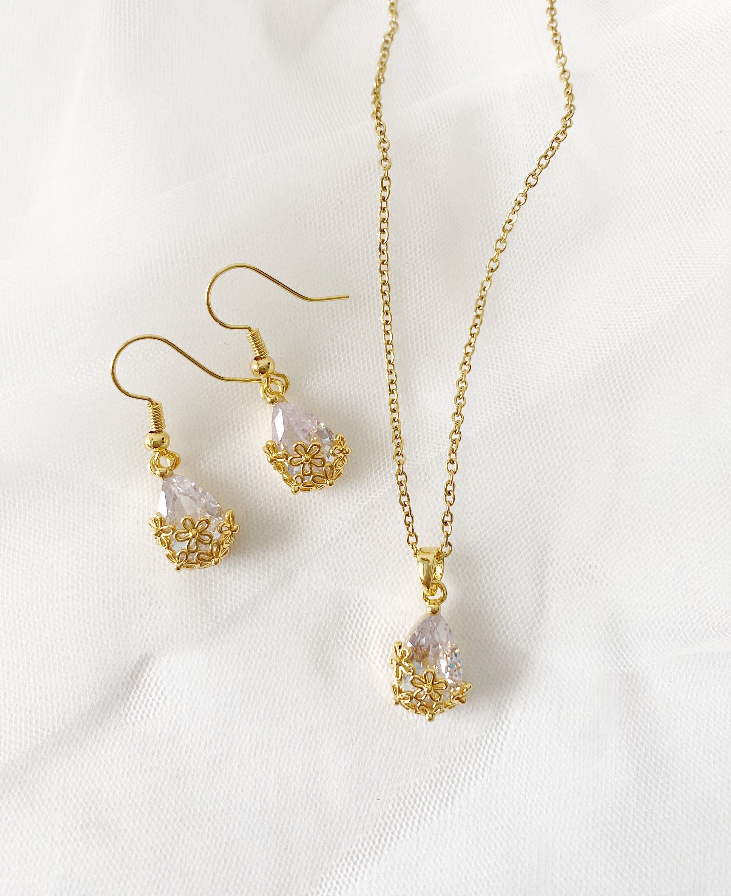 JASMYN // Delicate Diamond Pendant Necklace Earring Set