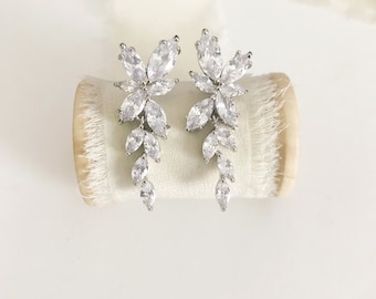 JANELLE Clip On // Diamond Leaves Drop Wedding Earrings, Diamond Bridal clip-on Earrings,drop Gold wedding earrings,bridal earrings no hole