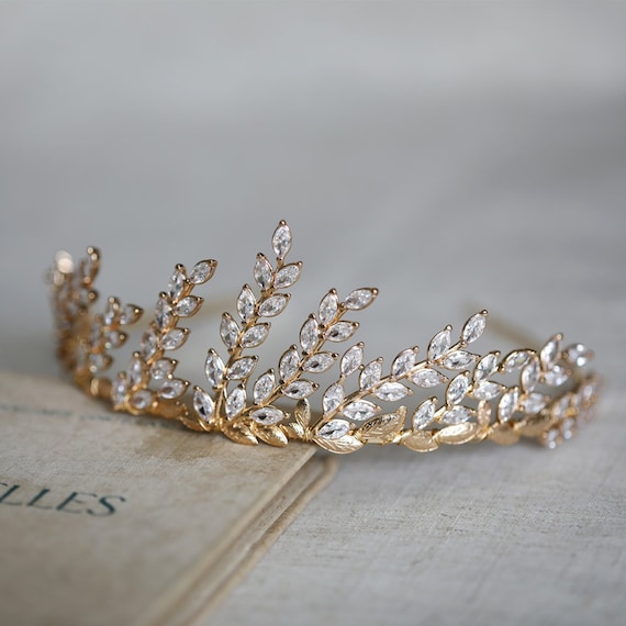 Gold diamond tiara deals