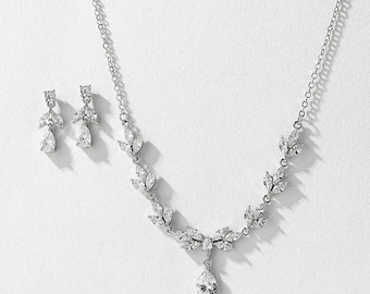 HALIA // Diamond Necklace, Diamond wedding Bridal Necklace, bride necklace, wedding necklace, jewelry necklace set, bridesmaid necklace