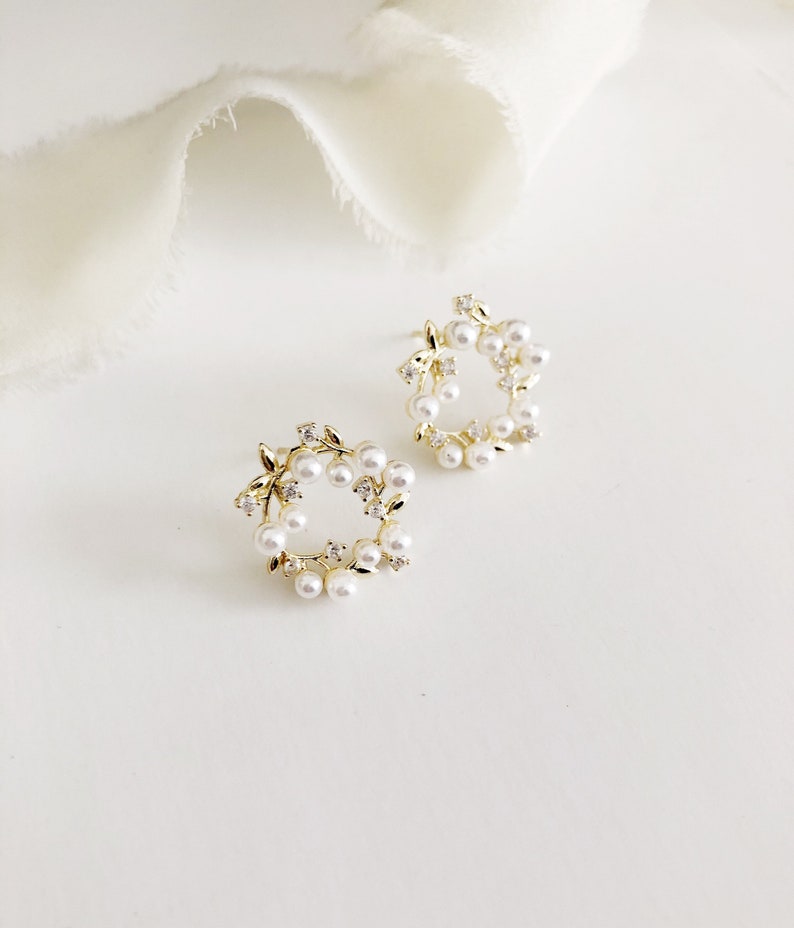 GRACIE // Gold Circle Pearl Wreath Stud Earrings,Bridal pearl gold Earrings,bridesmaid stud Earrings,spring earrings,spring wedding earrings image 4
