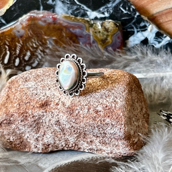 Abalone Shell Ring, Vintage Jewelry, Seashell Rin… - image 3