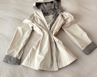 Jones New York Signature Women's Beige Hooded Raincoat Flare Silhouette