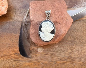 Vintage Stamped 925 Onyx Cameo Pendant Necklace