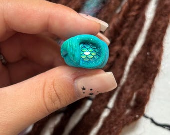 Perle d'effroi sirène : breloque pour cheveux en pâte polymère faite main - Style Sirencore