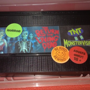 The RETURN Of The LIVING DEAD vhs Horror tnt Joe Bob Briggs Monstervision televised episode rare Linnea Quigley vintage movie