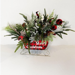 Red and Black Sleigh Centerpiece, Buffalo Sleigh, Farmhouse Sleigh, Metal Sleigh Arrangement, Evergreen Table Decor, Winter Sleigh Decor