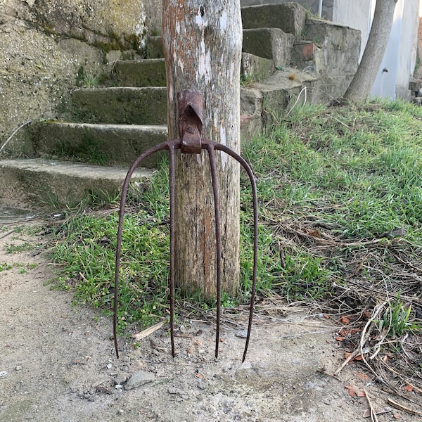 Fourche de jardin antique , Forgée à la main, Vieux outils de jardin, Outils à main agricoles, Décor de jardin