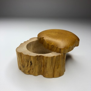 Runde Holzkiste, Karelische Birke, handgefertigt, Vintage Schmuck-Box, Handwerk, kleine Box, Wohnkultur, Geschenk für Sie