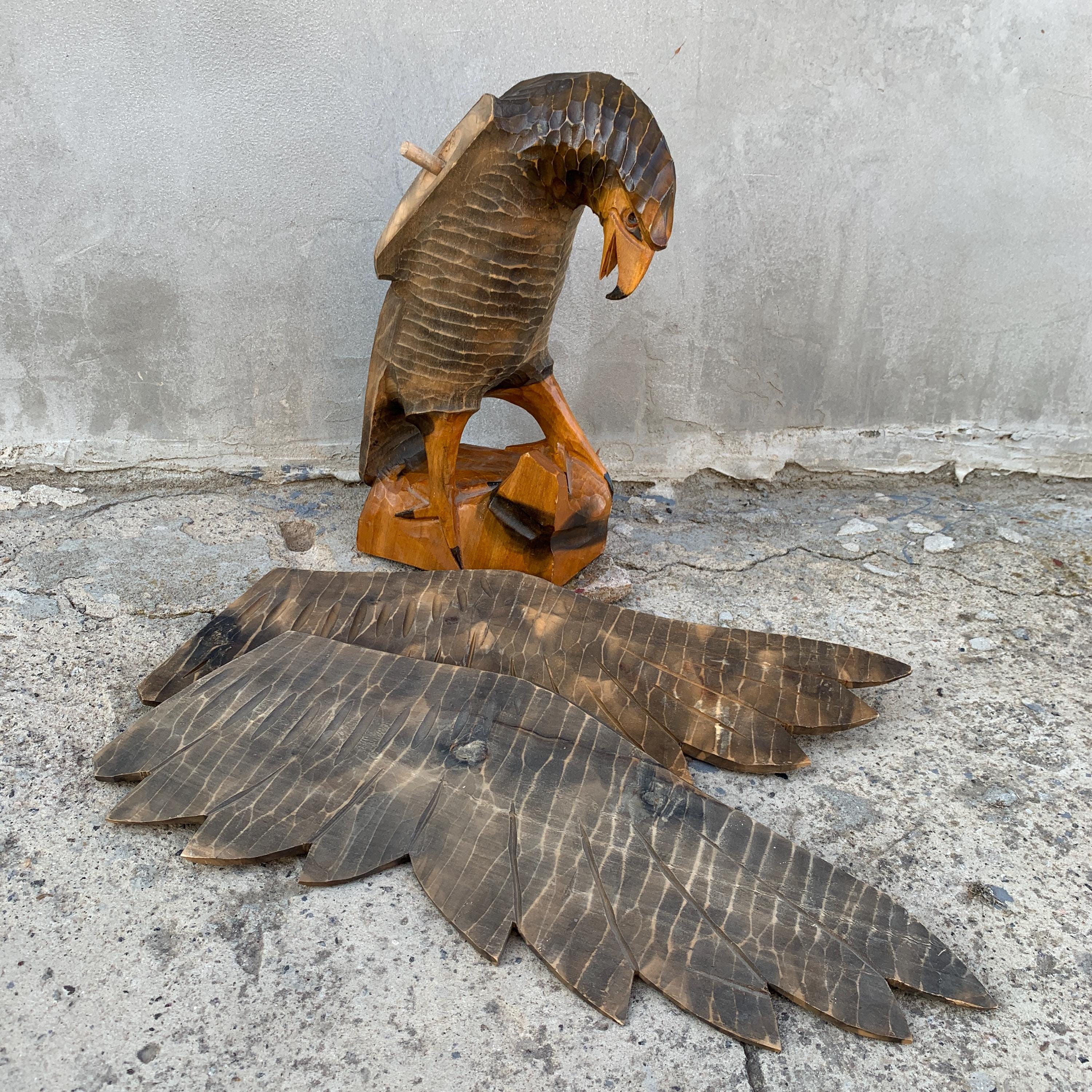 ヴィンテージ木製鷲、大きな鷲の置物、彫刻彫刻、手作り、鷲の装飾、鳥
