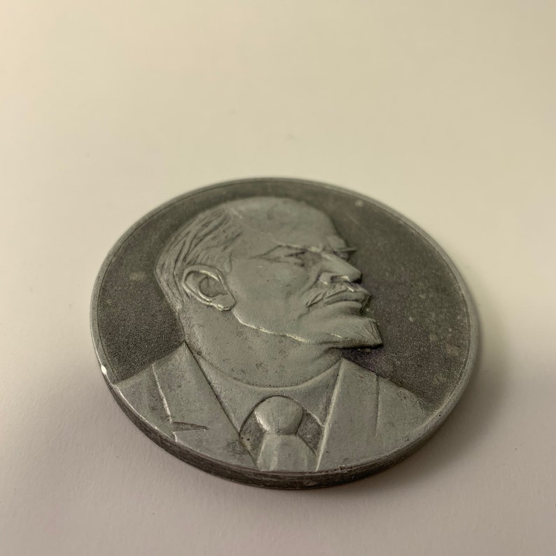 Vintage Medal Lenin of the USSR Collectible medal Relief image Commemorative medal Big table medal