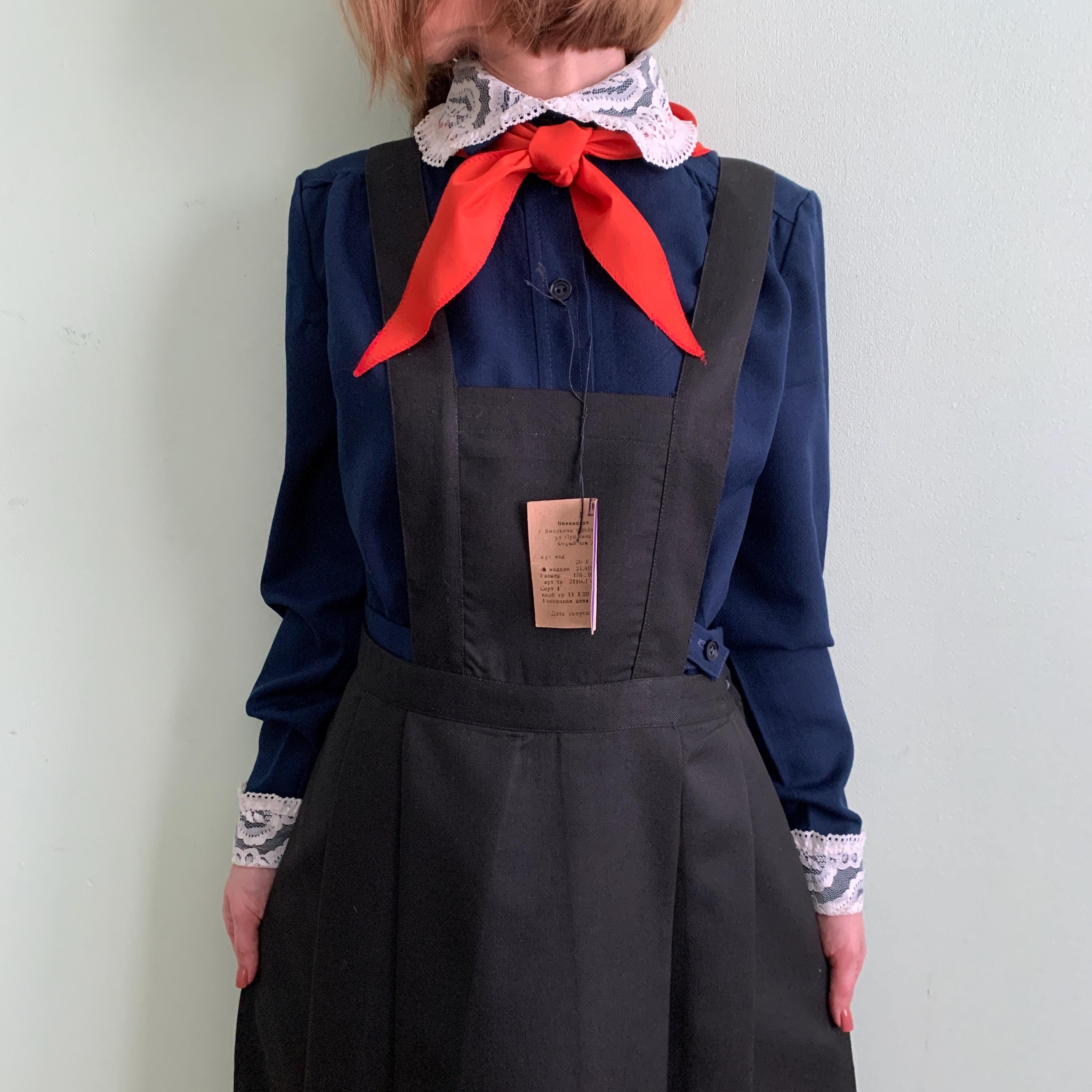 ヴィンテージの学校制服、ソビエトの学生制服、学生服、青いドレス