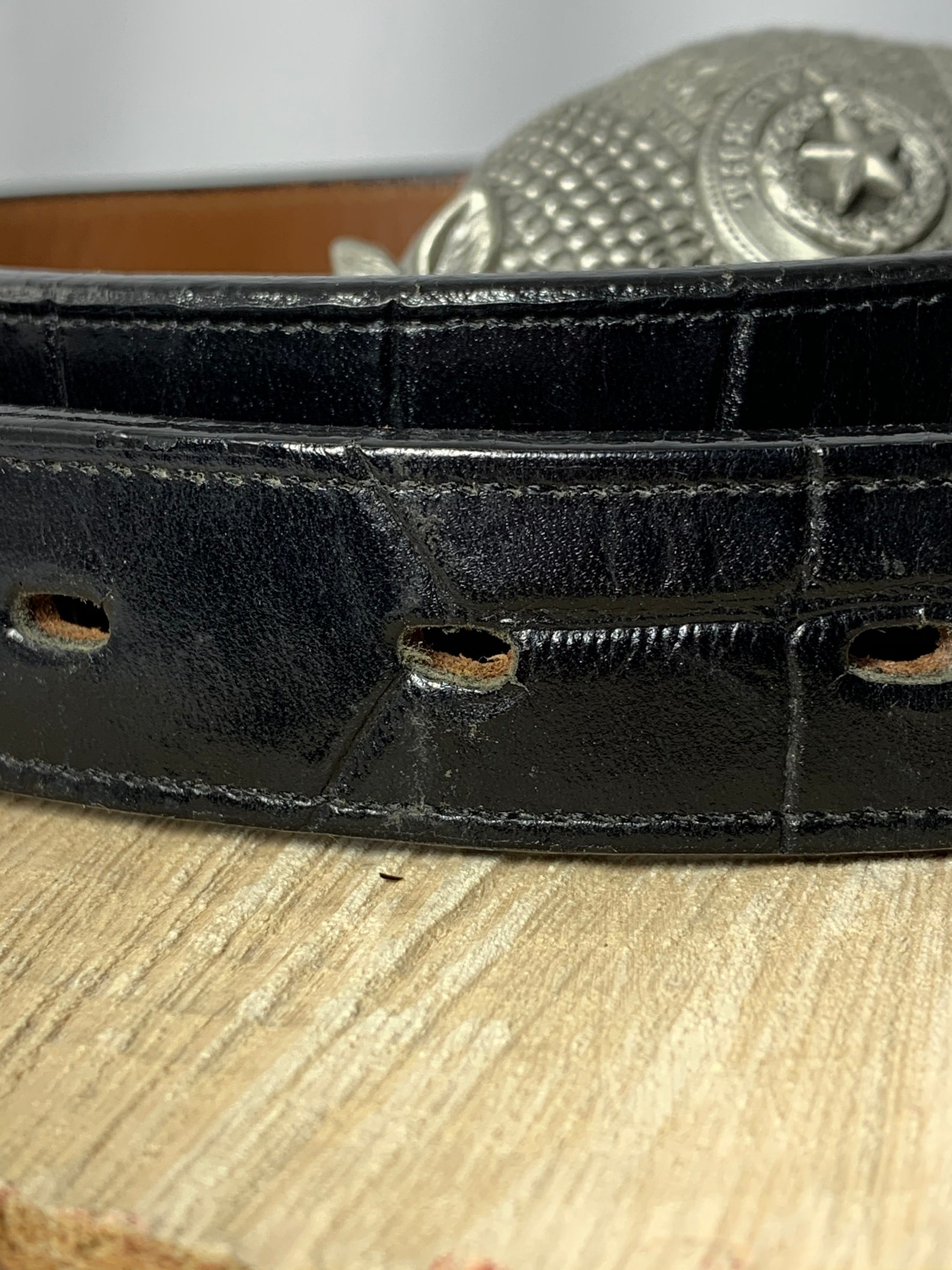 lucchese belt buckle