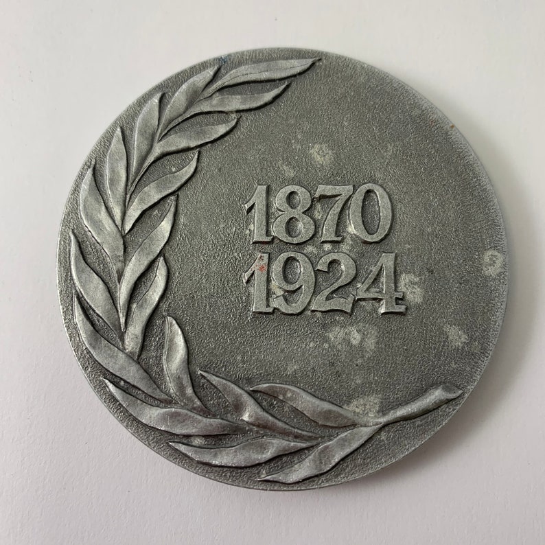 Vintage Medal Lenin of the USSR Collectible medal Relief image Commemorative medal Big table medal