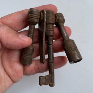 Vintage sleutelset, conducteurssleutels trein, speciale Sovjetsleutel, spoorweg, verzamelsleutel, zeldzame sleutel, USSR-treinen, industrieel decor, cadeau voor hem,