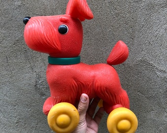 ヴィンテージの珍しいおもちゃ「犬」、プラスチック製の犬、ソビエトの