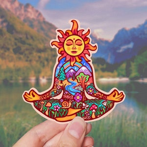 MEDITAZIONE DEL SOLE // Adesivo per esterni resistente alle intemperie // Vinile 4" - Yoga, boho, psichedelico