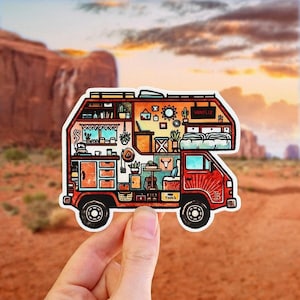 Peut inclure: Un camping-car rouge et blanc avec une vue en coupe montrant l'intérieur. L'intérieur est décoré de plantes, de meubles et d'un écran de télévision avec le texte "VANFLIX".