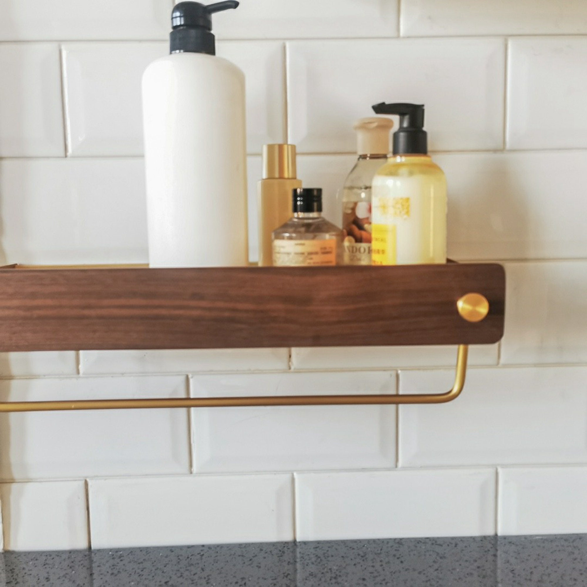 Estante de baño de madera de nogal con barra de toallas de | Etsy