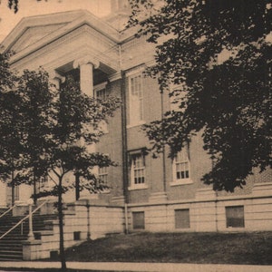 Vintage Pre-Linen Postcard Court House Lewisburg Pennsylvania 1917