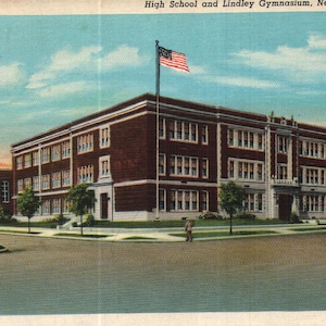 Cartão postal de linho antigo da High School e Lindley Gymnasium Newton Kansas, década de 1940