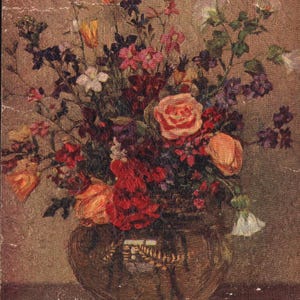 Cartão postal vintage pré-linho com flores em relevo em vasos, rosas de cartão Tuck dos anos 1920
