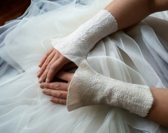 Manchette de mariée blanc cassé - Mitaines de mariage cadeau pour tante - Mitaines en feutre blanc crème - Manchettes en laine faites main