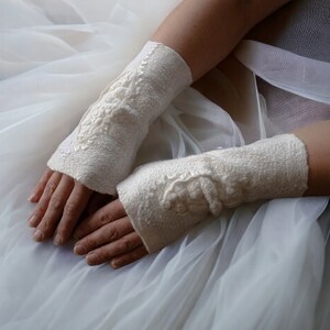 Wedding fingerless gloves - Creamy white arm cuff - Handmade bridal wool mittens - Felted arm warmers