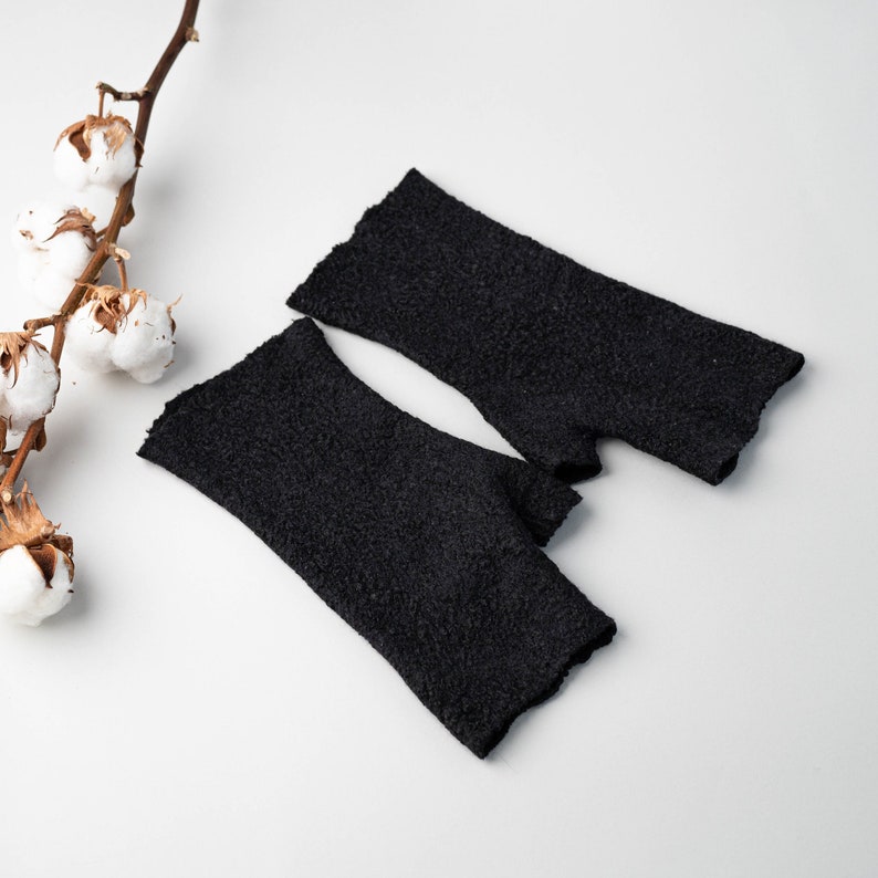 Handmade black arm warmers Felted wool fingerless gloves Gift for women Wool mittens Charcoal grey seamless mitts