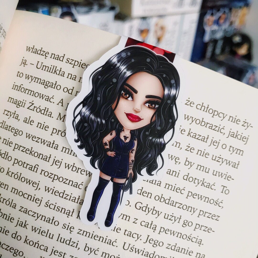 イザベル・ライトウッド (ザ・モータル・インストゥルメンツ)磁気しおり - Etsy 日本, image size:1080x1080