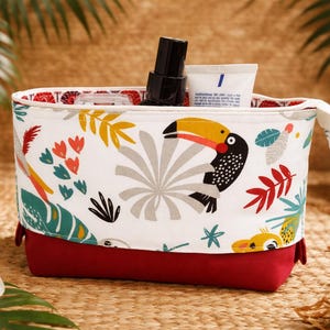 PDF Pattern for a Retractable Toiletry Bag - in French