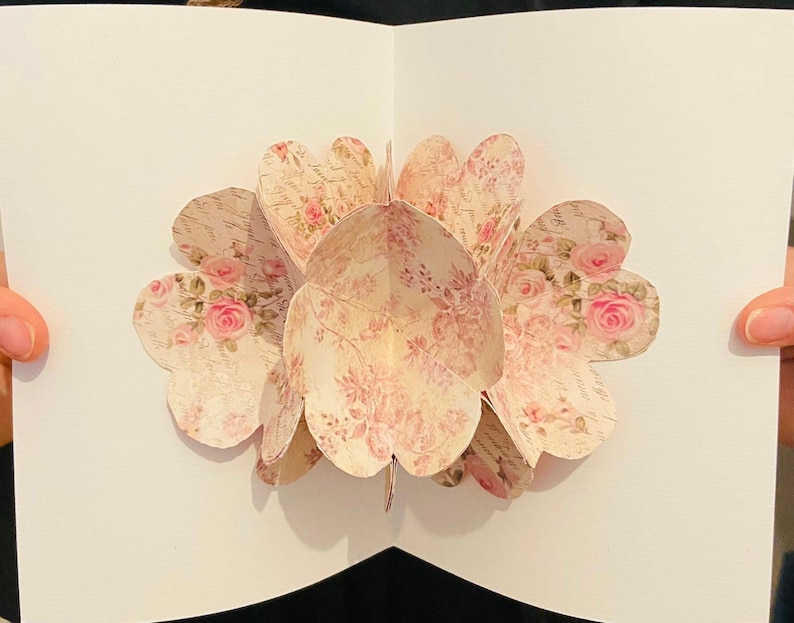 Carte fleur pop-up vintage 3D, carte fête des mères, carte anniversaire, carte Saint Valentin, carte d'amour, carte de voeux, carte de félicitations, carte de fiançailles image 1