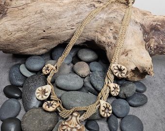 Collier en macramé et perles d'argile