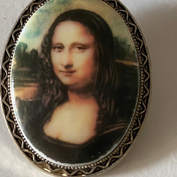 Vintage Mona Lisa brooch