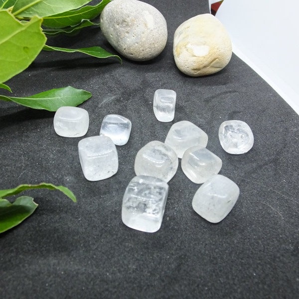 Rock Crystal: Lot of 10 rolled stones - Nine - Send offered