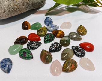 Set of 25 "drop" cabochons in semi-precious natural fine stones