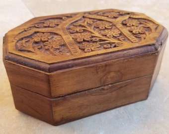 Beautiful Floral Wood Carved Box Herbal Stash Box Wooden Tarot Card Box Crystal Storage Apothecary Box Wooden Jewelry Box