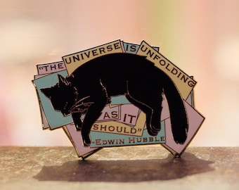 Edwin Hubble's Cat Nicholas Copernicus emaille pin (goud zwarte regenboog wetenschap huisdier citaat universum ruimtetelescoop astronomie sterren)