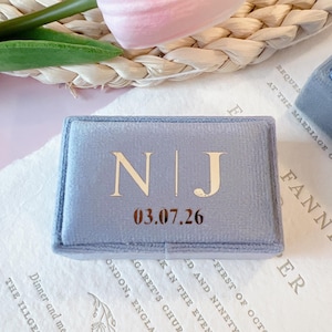 Ringbox aus Samt: 3-Slot Monogramm Ring Box