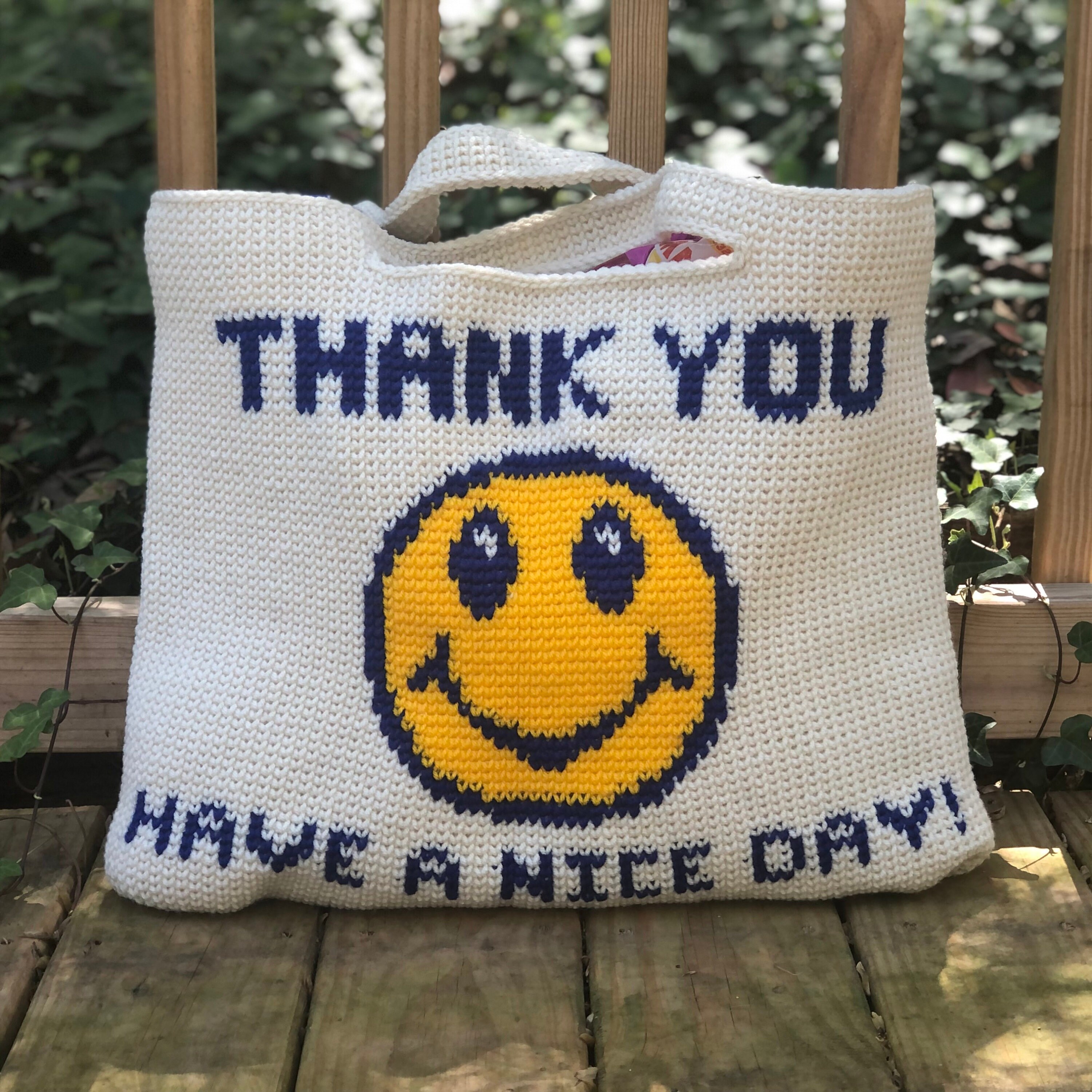 REUSABLE CHECKERED/SMILEY FACE BAG