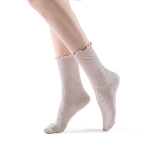 Princess Lulu Ruffle Crew Socks Beige image 4